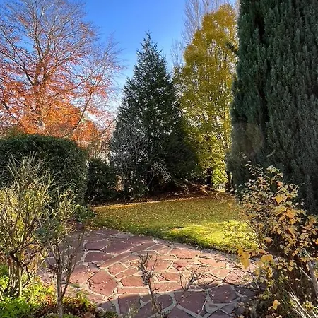 ‘l’ éditeur’ - Maison De Maître Honfleuraise. * La Rivière-Saint-Sauveur