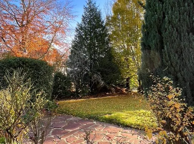 ‘l’ éditeur’ - Maison De Maître Honfleuraise. * La Rivière-Saint-Sauveur